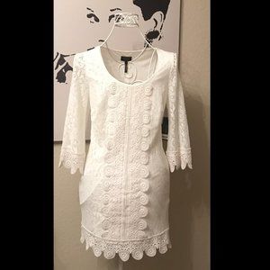 Laundry by Shelli Segal ivory dress in size 2